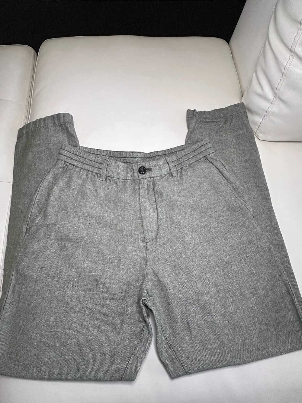 Banana Republic Men's Olive Green Casual Trousers-Athletic/Classic Straight Fit